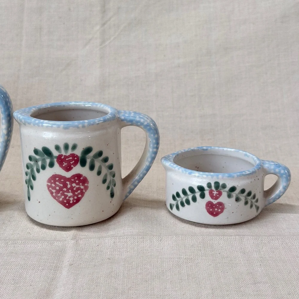 Vintage Ceramic Measuring Cups Set of 4 Folk Art Heart Kitchen Decor 80s